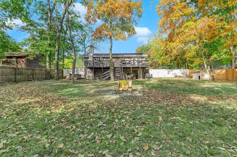 Exterior - 800 Forest Run Dr, Eureka, MO 63025 photo 5 of 8