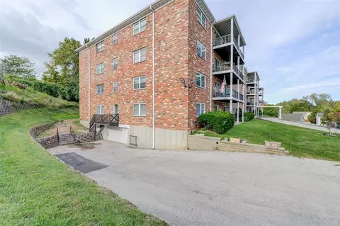 3107 Garnette Dr #B3, Bridgeton, MO 63044 photo 3