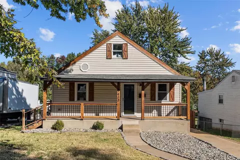 9433 Echo Ln, Saint Louis, MO 63114