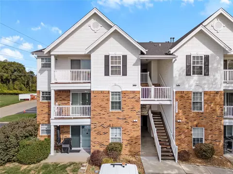 1225 Woodland Point Dr #G, Saint Louis, MO 63146