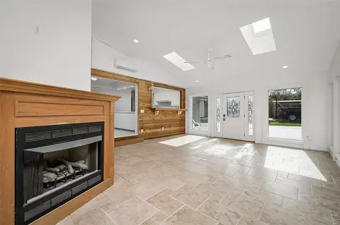 Living - 716 Guenevere Dr, Ballwin, MO 63011 photo 6 of 10