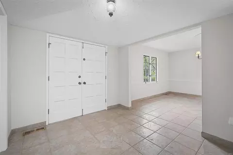 Entry Way - 716 Guenevere Dr, Ballwin, MO 63011 photo 1 of 2