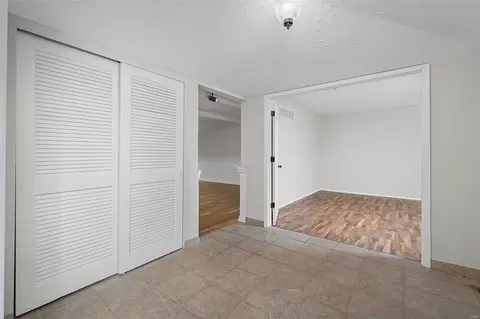 Entry Way - 716 Guenevere Dr, Ballwin, MO 63011 photo 2 of 2