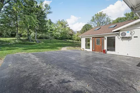 Exterior - 716 Guenevere Dr, Ballwin, MO 63011 photo 5 of 9