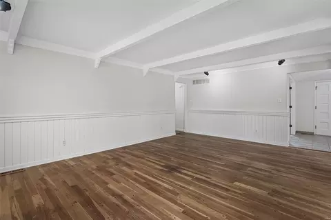 Living - 716 Guenevere Dr, Ballwin, MO 63011 photo 2 of 10