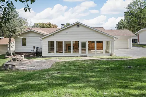 Exterior - 716 Guenevere Dr, Ballwin, MO 63011 photo 7 of 9
