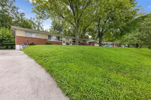 3532 Wright Ave, Saint Ann, MO 63074 photo 3