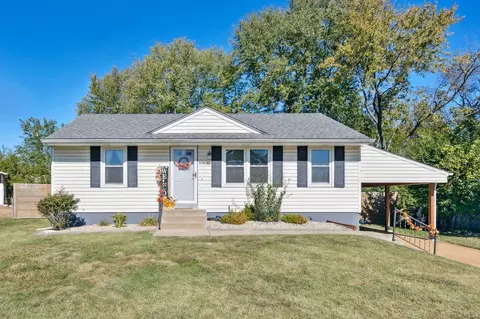 10855 Lawnbrook Dr, Saint Louis, MO 63123