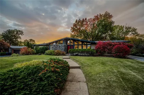 49 Orange Hills Dr, Chesterfield, MO 63017