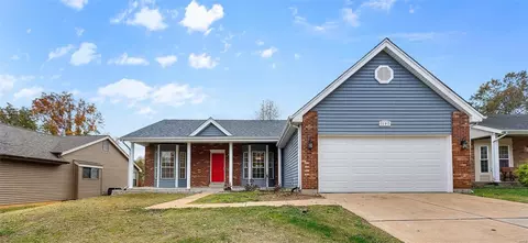 1490 Remington Oaks, Fenton, MO 63026