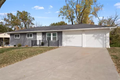 1 Cherie Ct, Saint Peters, MO 63376