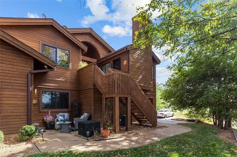 312 Hemingway Ln #E, Weldon Spring, MO 63304