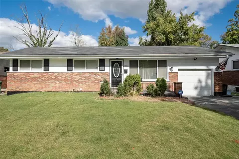 2231 Collett Dr, Saint Louis, MO 63136