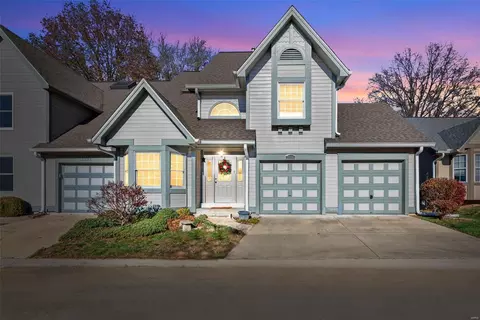 5594 Westerfield Pkwy #2, Weldon Spring, MO 63304