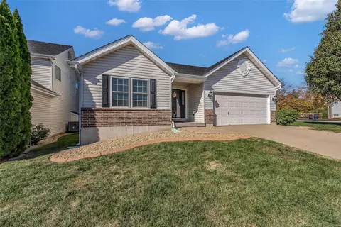 601 Midland Dr, O'fallon, MO 63366 photo 2