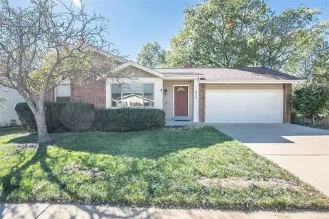 630 Showplace Ct, Ballwin, MO 63021