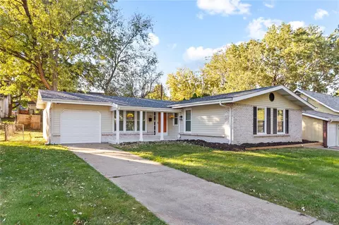 195 Broadmere Dr, Florissant, MO 63033
