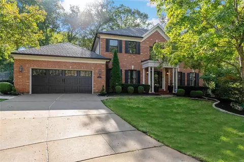 502 Pointe Essex Ct, Kirkwood, MO 63122