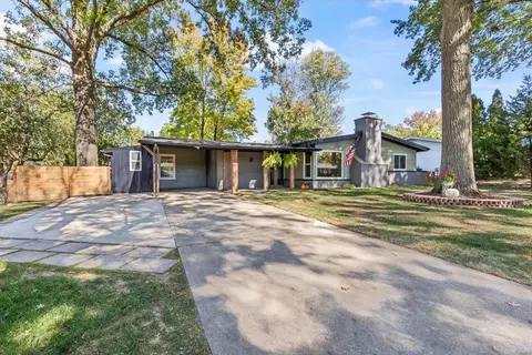721 Hubert Dr, Saint Louis, MO 63125