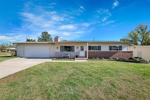 2918 Lourdes Dr, Saint Louis, MO 63125