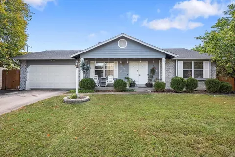 4108 Chisholm Trail Dr, Saint Charles, MO 63304