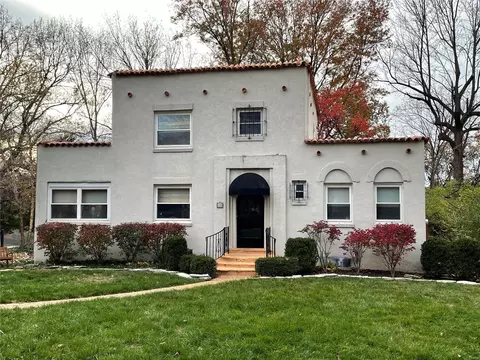 421 N Price Rd, Olivette, MO 63132