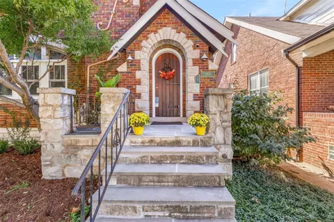 6430 Pernod Ave, Saint Louis, MO 63139