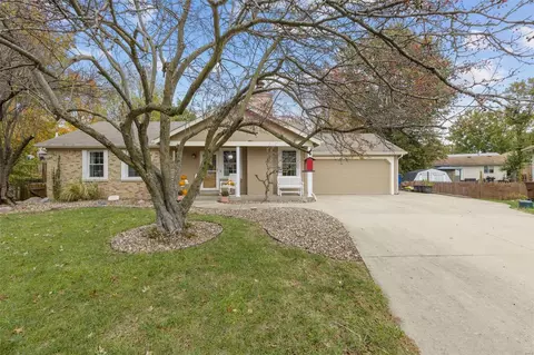 1210 E Windfall Ridge Ct, Saint Peters, MO 63376