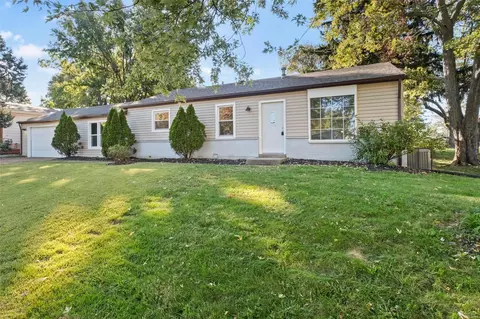 1710 Arundel Dr, Florissant, MO 63033