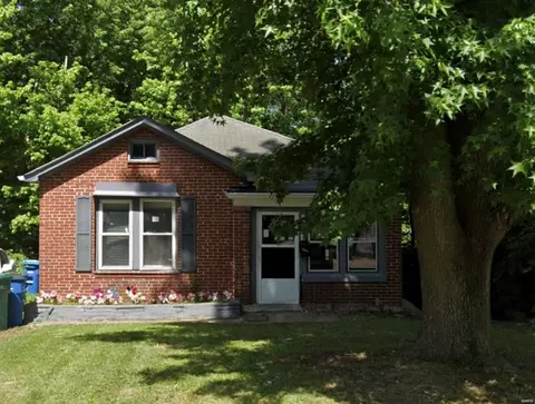 10139 Royal Dr, Saint Louis, MO 63136