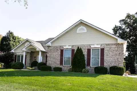 3298 Parkwood Ln, Maryland Heights, MO 63043