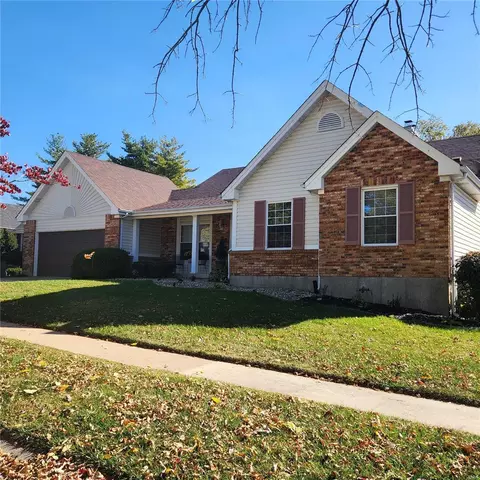 10 Rhinegarten Dr, Florissant, MO 63031