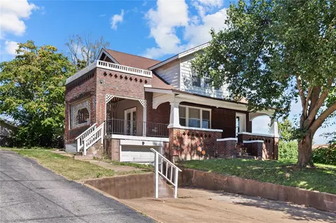 215 Carson Rd, Saint Louis, MO 63135 photo 1