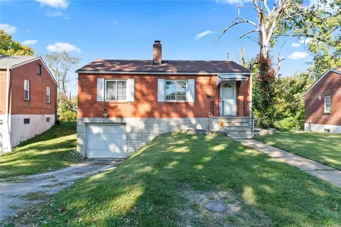 1969 Park Ln, Saint Louis, MO 63136