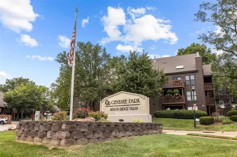 5100 Hollow Wood Ct #C, Saint Louis, MO 63128