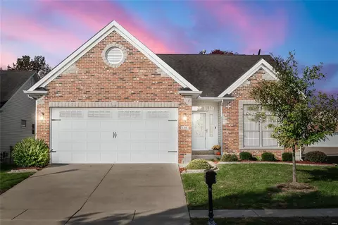 136 Dornoch Dr, Saint Charles, MO 63301