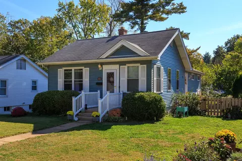 102 E Rose Ave, Saint Louis, MO 63119