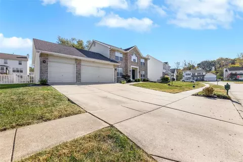 2983 Middlesburg Dr, O'fallon, MO 63368 photo 2