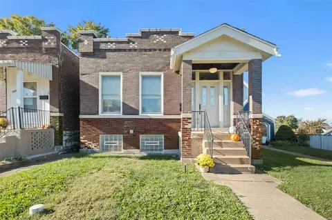 5920 Southwest Ave, Saint Louis, MO 63139