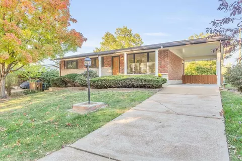 3933 Colony Gardens Dr, Saint Louis, MO 63125