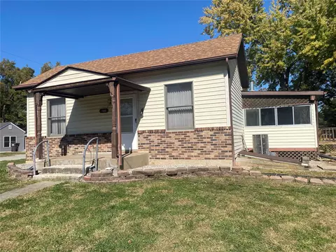 1920 2nd St, Portage Des Sioux, MO 63373