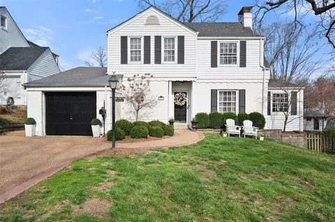 1514 Andrew Dr, Saint Louis, MO 63122