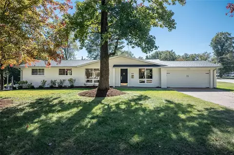 800 Garland Pl, Warson Woods, MO 63122
