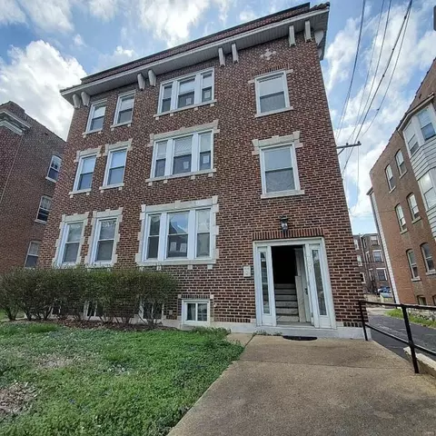 761 Syracuse Ave, Saint Louis, MO 63130