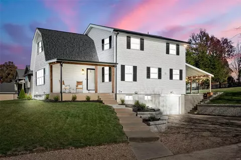 734 Jacobs Station Rd, Saint Charles, MO 63304