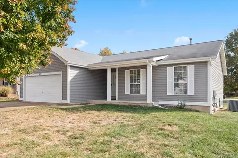 872 Fall Crown Ln, Fenton, MO 63026