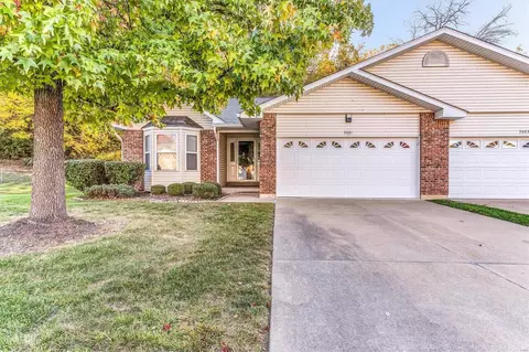 3061 Shady Oak Dr, Saint Charles, MO 63301