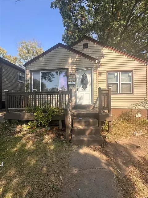 6341 Sherry Ave, Saint Louis, MO 63136