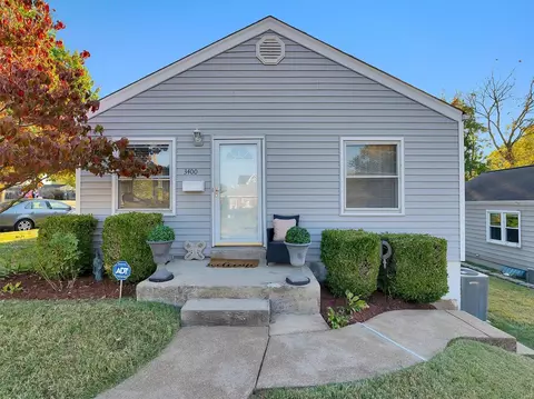3400 Regal Pl, Saint Louis, MO 63139
