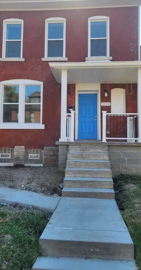 3730 Palm St, Saint Louis, MO 63107